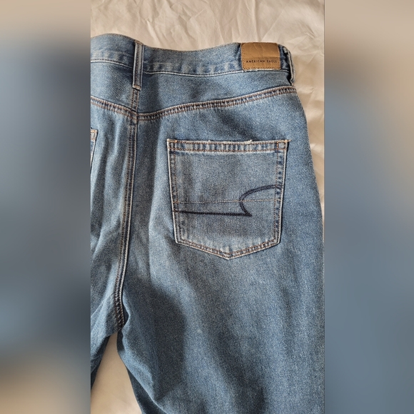 American eagle distressed 14 blue mom jean - Picture 8 of 10